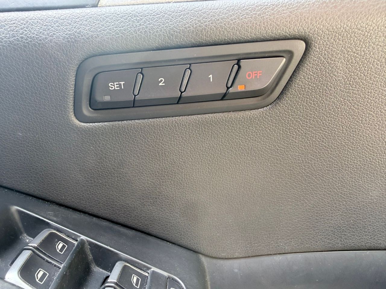 2010 Audi Q5 Quattro photo 9