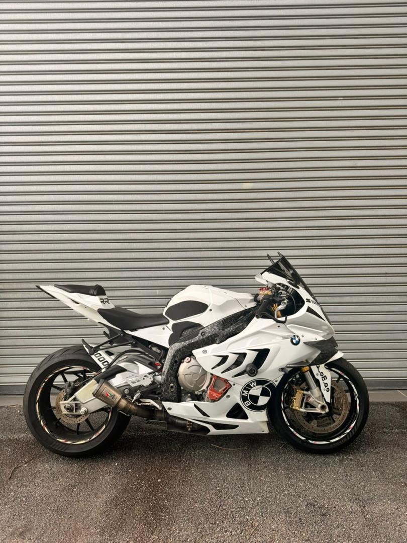 BMW S1000RR photo 2