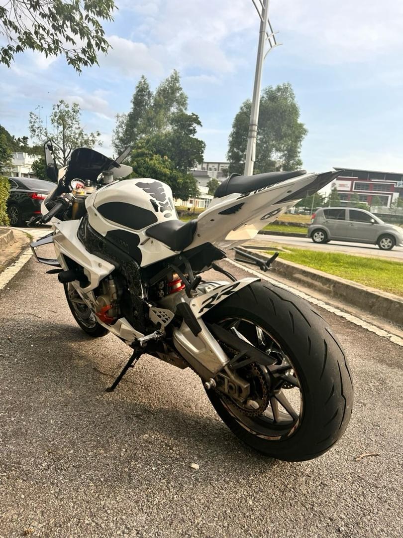 BMW S1000RR photo 5