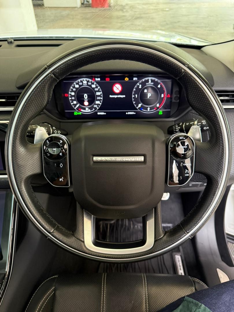 2017 Range Rover Velar D300 photo 10