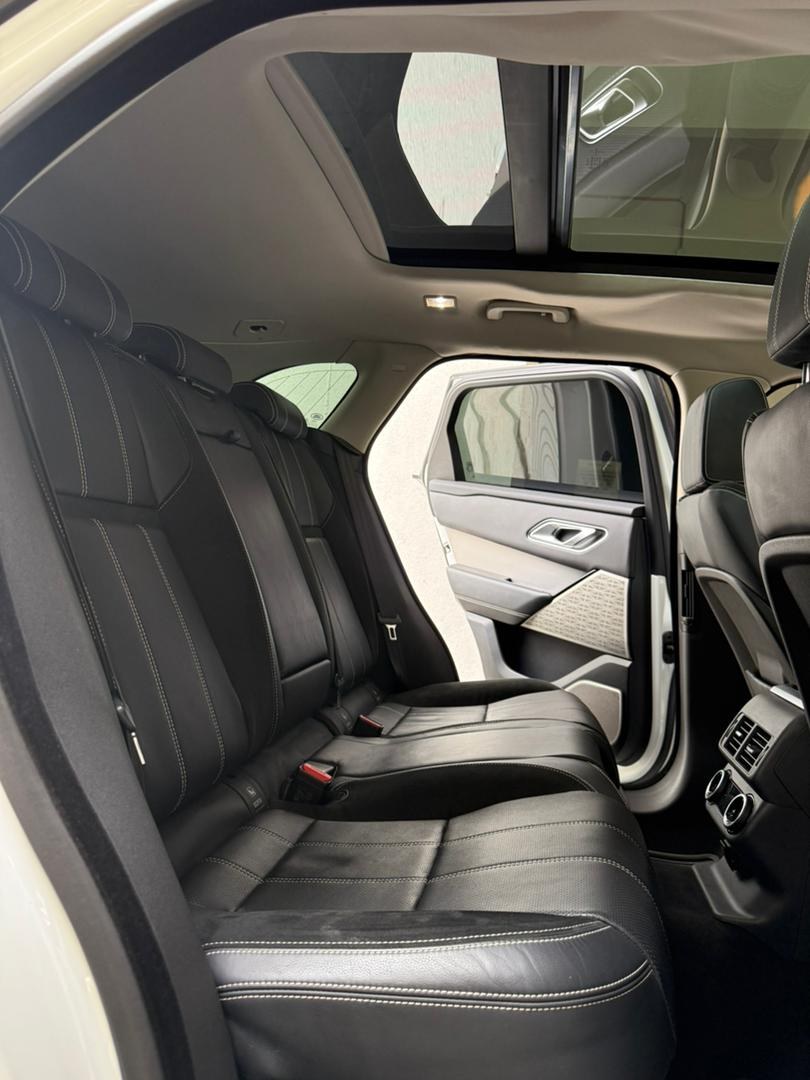 2017 Range Rover Velar D300 photo 14