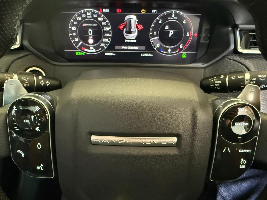 2017 Range Rover Velar D300 photo 17