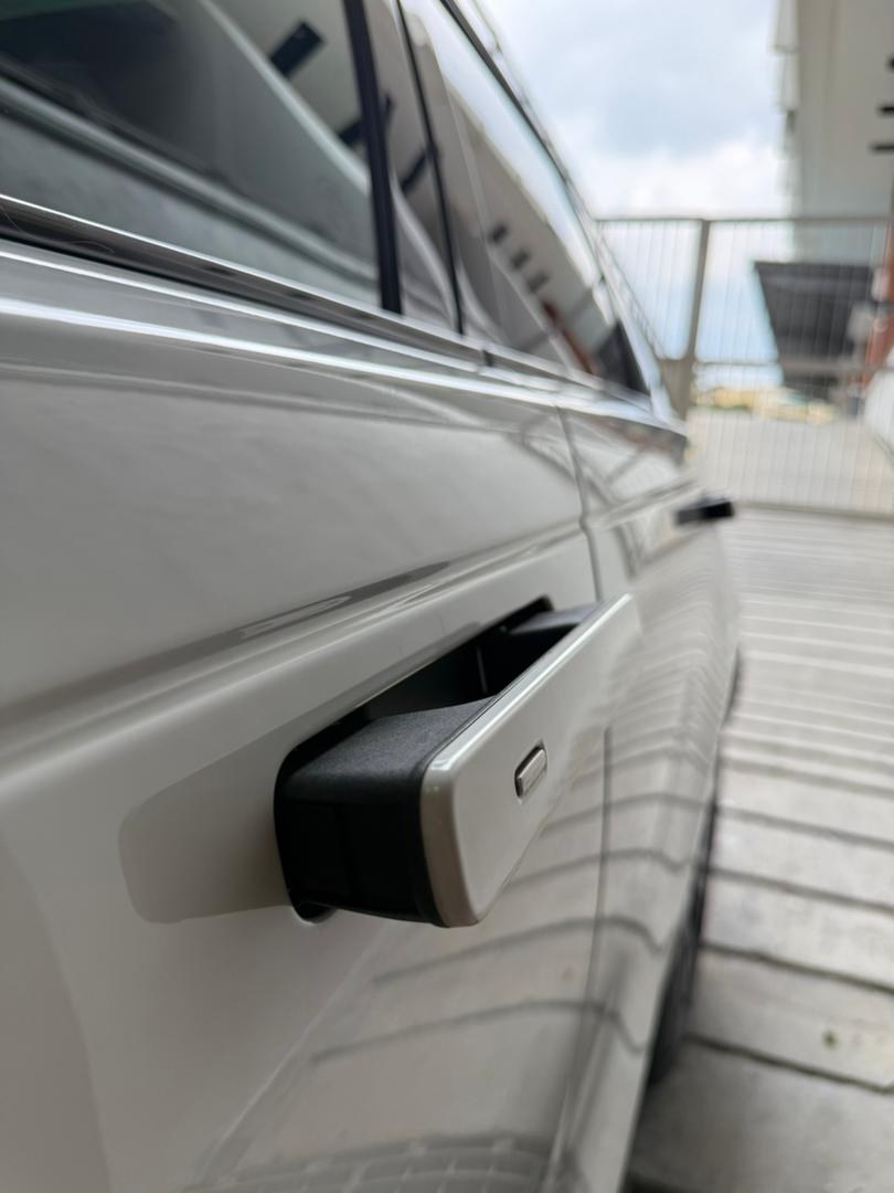 2017 Range Rover Velar D300 photo 19
